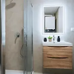 Modern Design With Parking アパート サラエヴォ